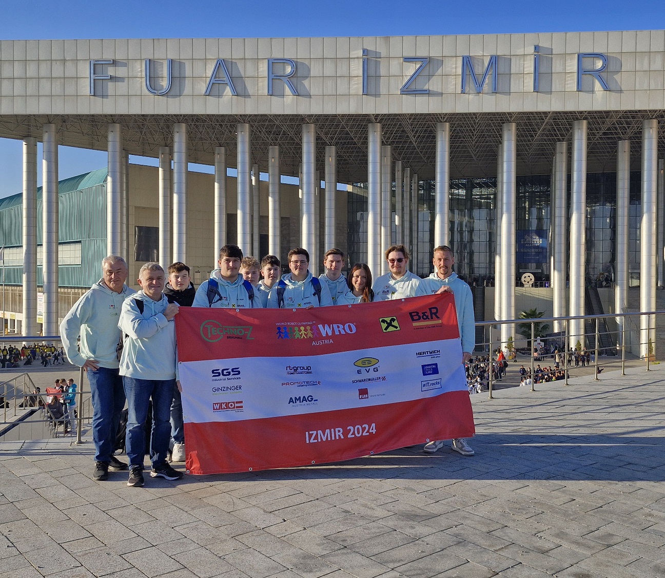 Team Austria und ihre Roboter glänzen auf der Weltbühne der WRO in Izmir